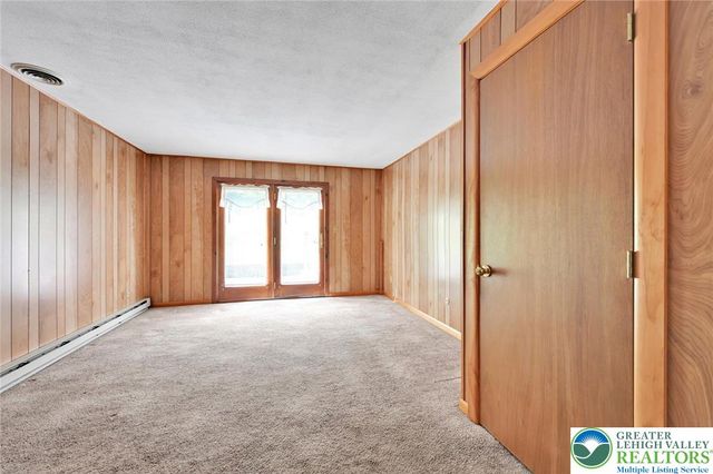 2346 Polk Valley Road, Lower Saucon Twp, PA 18055