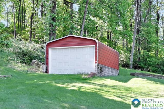 2346 Polk Valley Road, Lower Saucon Twp, PA 18055
