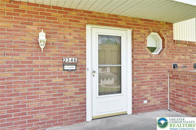 2346 Polk Valley Road, Lower Saucon Twp, PA 18055