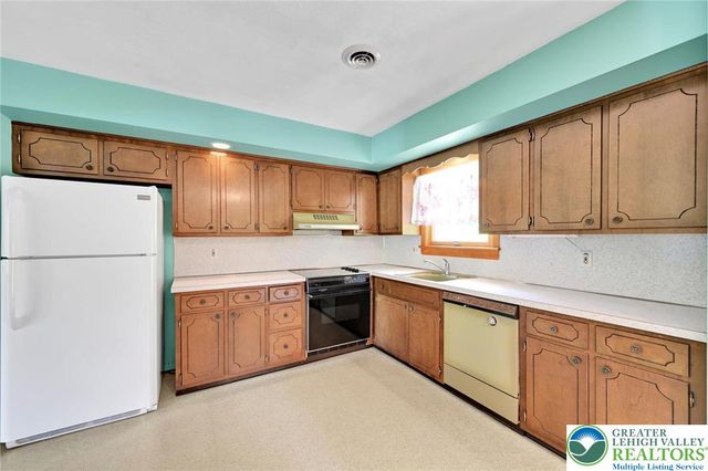 2346 Polk Valley Road, Lower Saucon Twp, PA 18055
