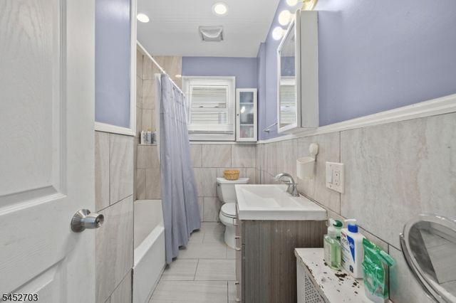 4 Gillies St, Clifton City, NJ 07013