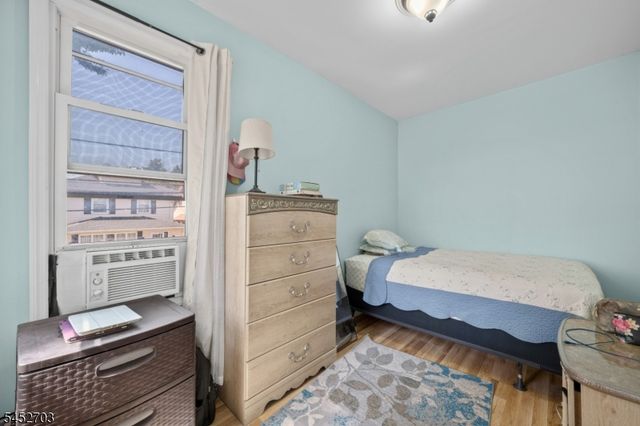 4 Gillies St, Clifton City, NJ 07013