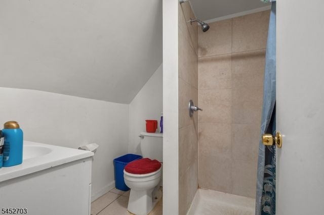 4 Gillies St, Clifton City, NJ 07013