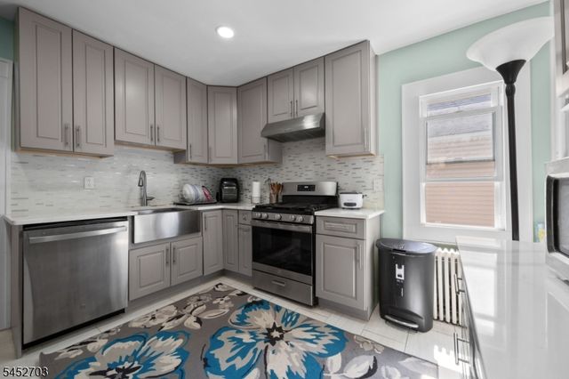 4 Gillies St, Clifton City, NJ 07013