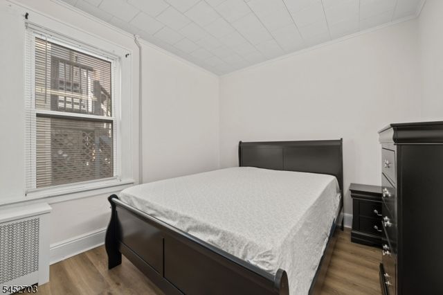 4 Gillies St, Clifton City, NJ 07013
