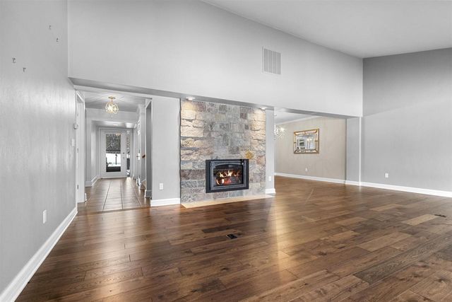 112 WEBSTER HEIGHTS DRIVE, Green Bay, WI 54301