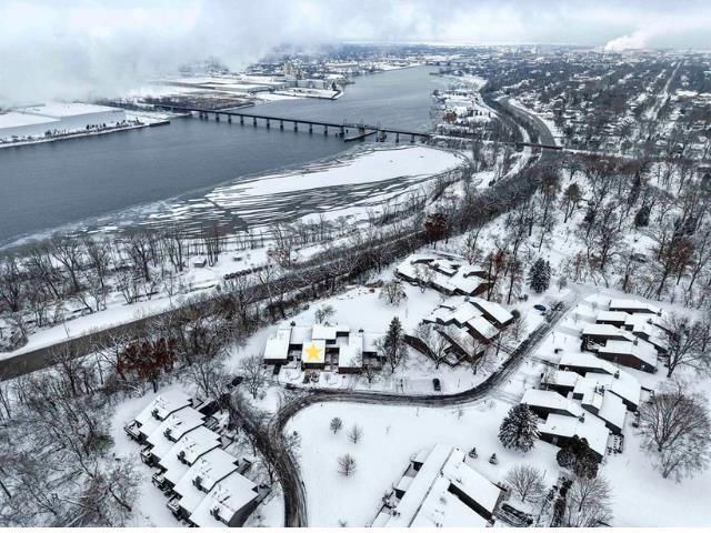 112 WEBSTER HEIGHTS DRIVE, Green Bay, WI 54301