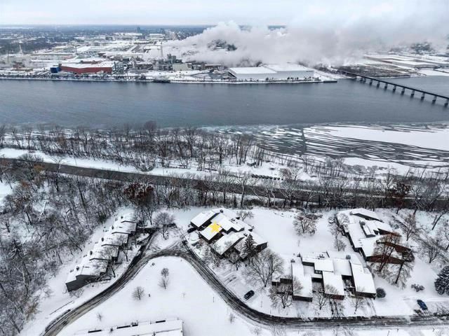 112 WEBSTER HEIGHTS DRIVE, Green Bay, WI 54301