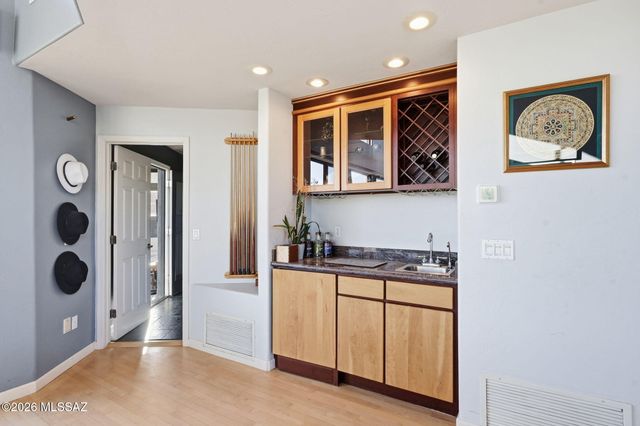 4540 E Ina Road, Tucson, AZ 85718