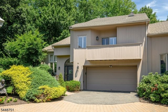 14 Robinhood Dr, Mountain Lakes Boro, NJ 07046
