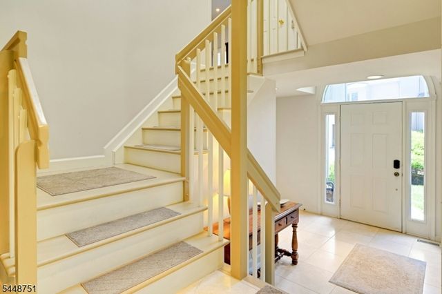 14 Robinhood Dr, Mountain Lakes Boro, NJ 07046