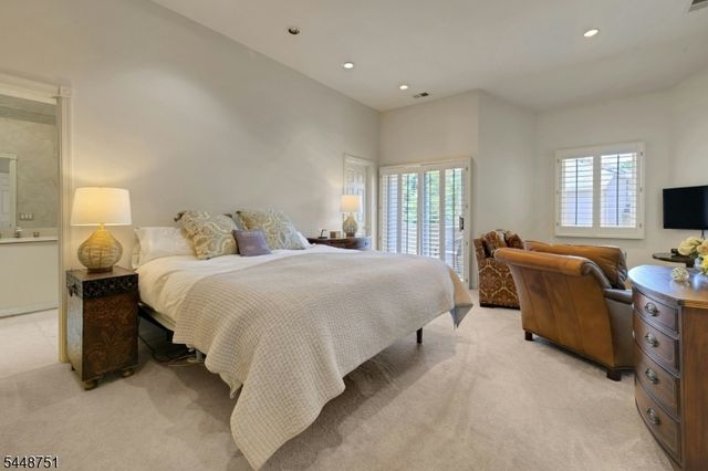 14 Robinhood Dr, Mountain Lakes Boro, NJ 07046