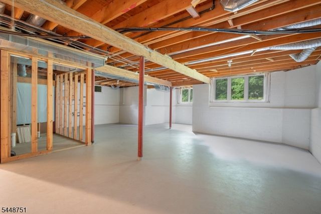 14 Robinhood Dr, Mountain Lakes Boro, NJ 07046
