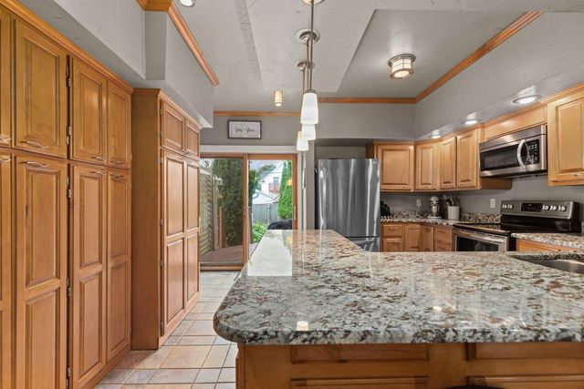 414 E SPRING STREET, Appleton, WI 54911