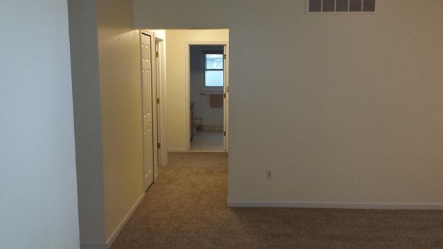 456 Essex Drive, Rochester Hills, MI 48307