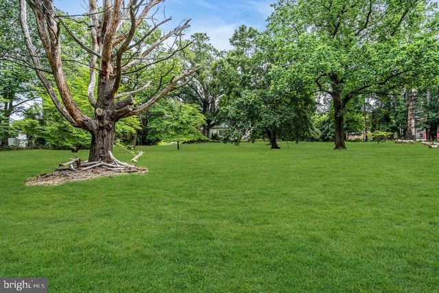 324 MOUNT LAUREL RD, Mount Laurel, NJ 08054