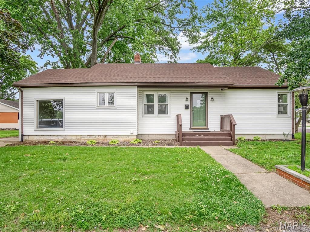 1516 Ash Street, Highland, IL 62249