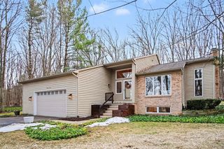 1410 Windy Ridge, Ada, MI 49301