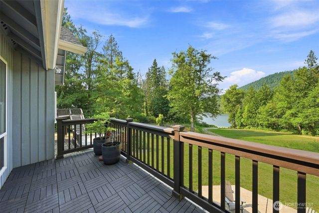 21058 Estate Drive, Mount Vernon, WA 98274
