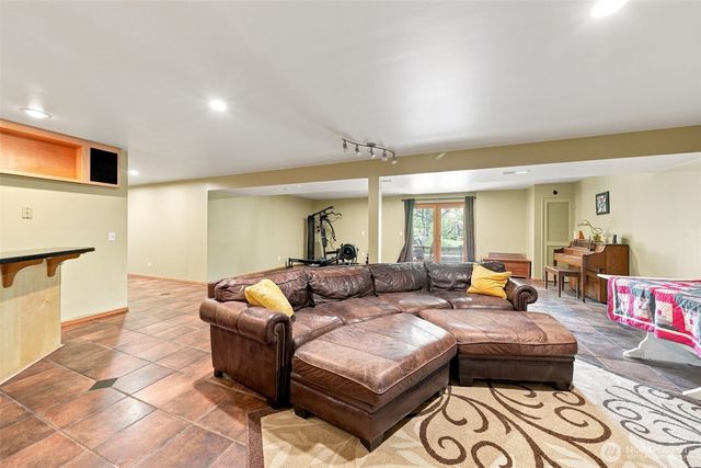 21058 Estate Drive, Mount Vernon, WA 98274