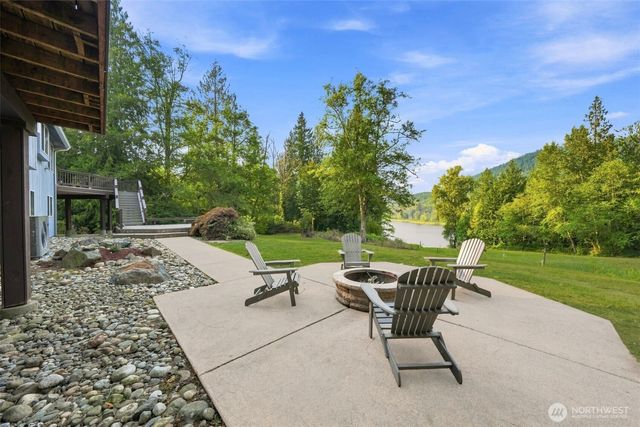 21058 Estate Drive, Mount Vernon, WA 98274