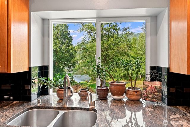 21058 Estate Drive, Mount Vernon, WA 98274
