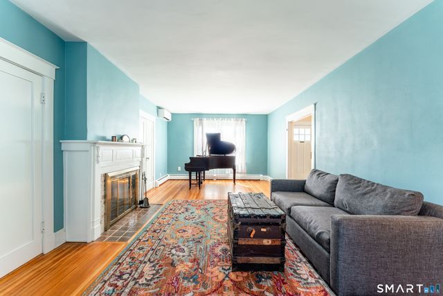 558 Ocean Avenue, New London, CT 06320