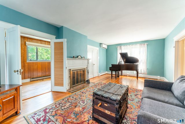 558 Ocean Avenue, New London, CT 06320