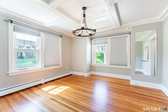 558 Ocean Avenue, New London, CT 06320