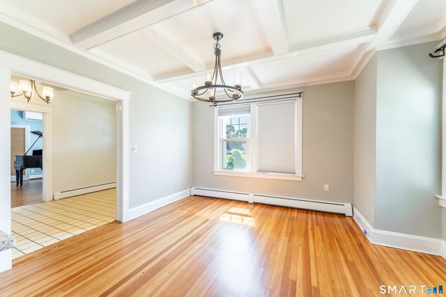 558 Ocean Avenue, New London, CT 06320
