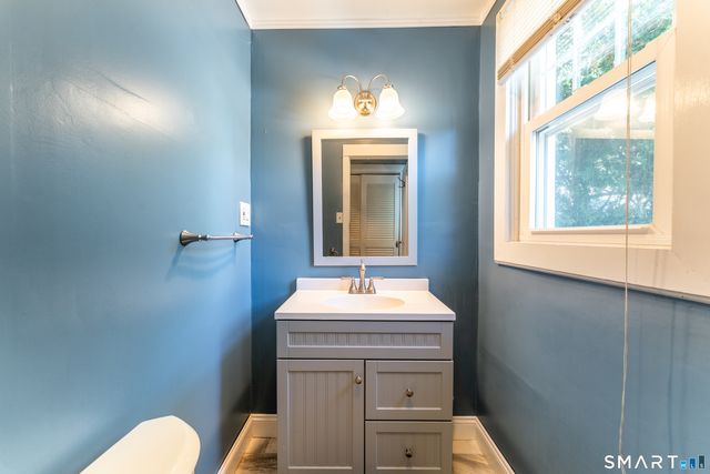 558 Ocean Avenue, New London, CT 06320