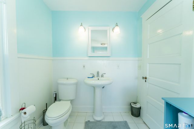 558 Ocean Avenue, New London, CT 06320