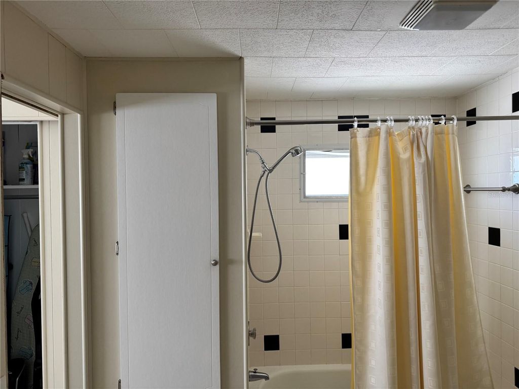 Image 26 of property listing at 1891 ENGLEWOOD ROAD 39, Englewood, FL 34223