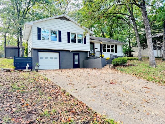 1020 S Adams Street, Nevada, MO 64772