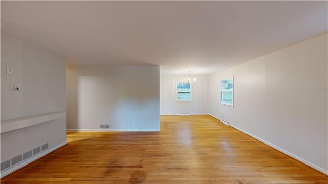 1020 S Adams Street, Nevada, MO 64772