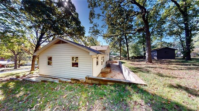 1020 S Adams Street, Nevada, MO 64772