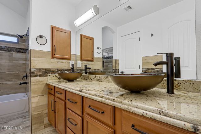 13275 EMERALD HILLS Street, Horizon City, TX 79928