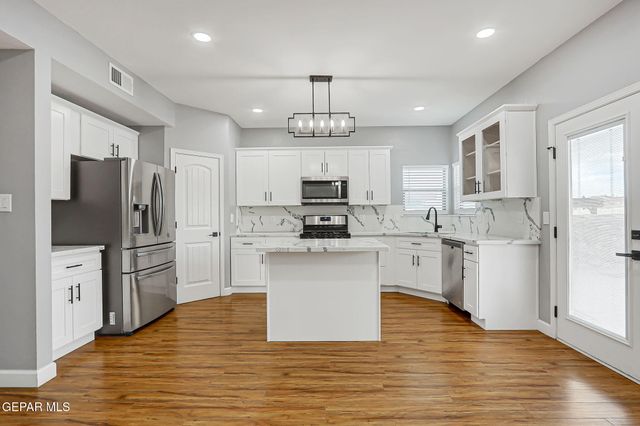 13275 EMERALD HILLS Street, Horizon City, TX 79928