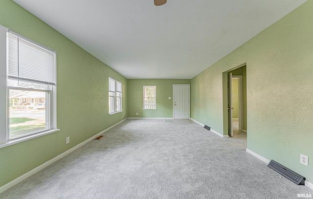 1122 MECHANIC Street, Pekin, IL 61554