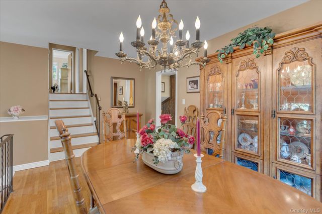 19 Cottage Court, Huntington Station, NY 11746
