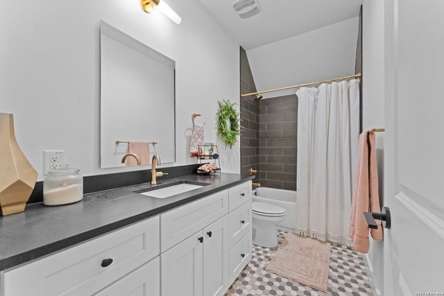 415 Alexander, New Braunfels, TX 78130