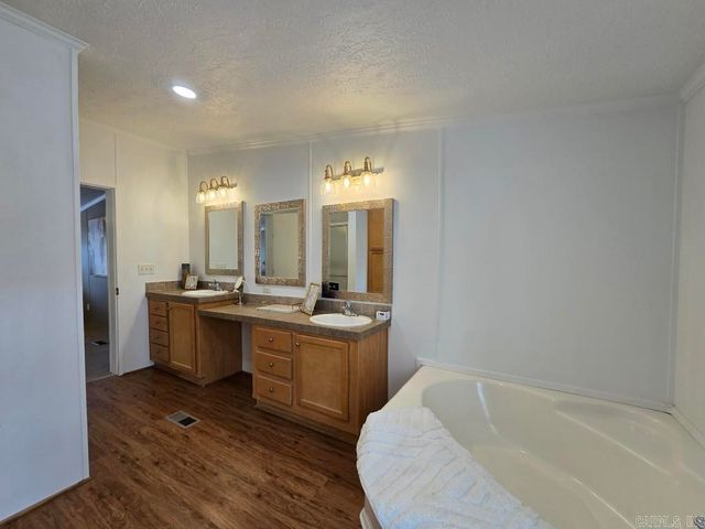 911 County Road 744, Colt, AR 72326