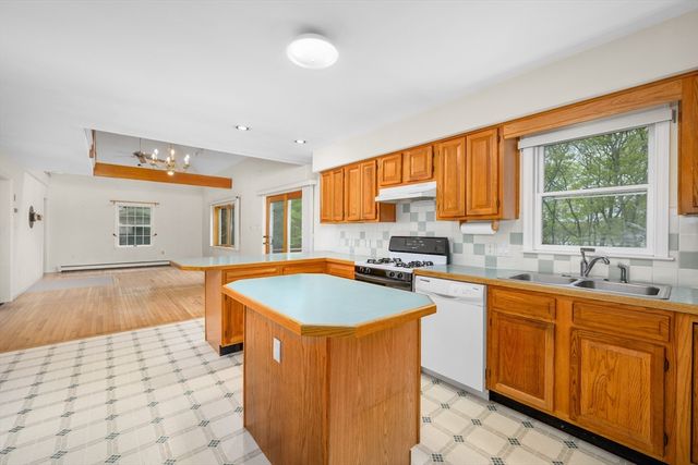 66 Squaws Path, Wareham, MA 02538