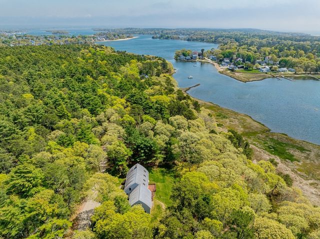 66 Squaws Path, Wareham, MA 02538