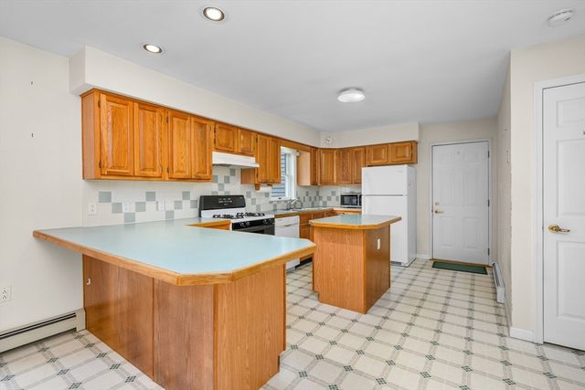 66 Squaws Path, Wareham, MA 02538