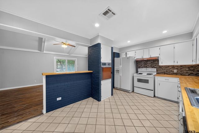 901 Rhodes, Tyler, TX 75701