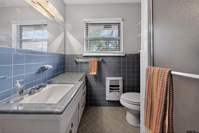 901 Rhodes, Tyler, TX 75701