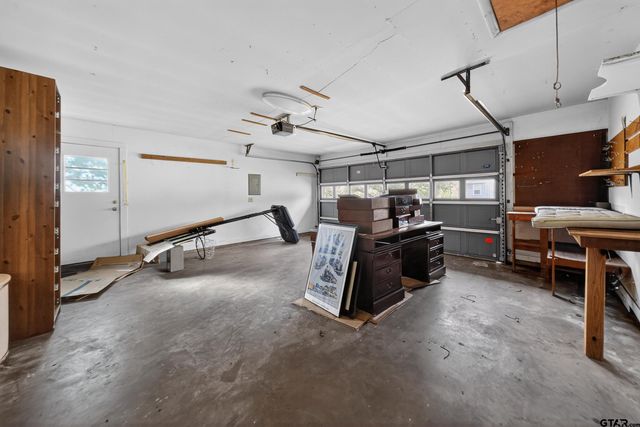 901 Rhodes, Tyler, TX 75701