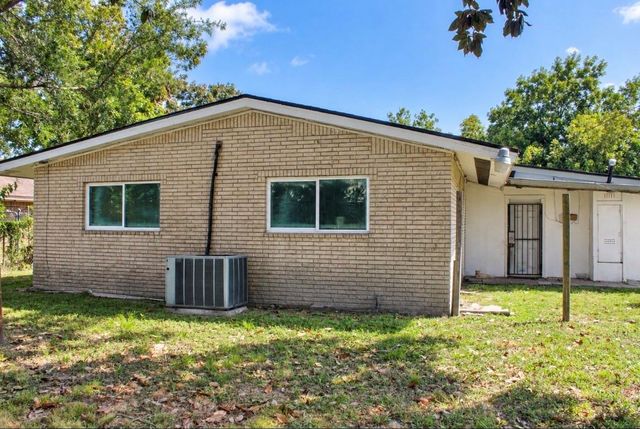 110 W Brenda Street, Houston, TX 77076