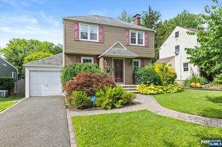 426 Cumberland Avenue, Teaneck, NJ 07666